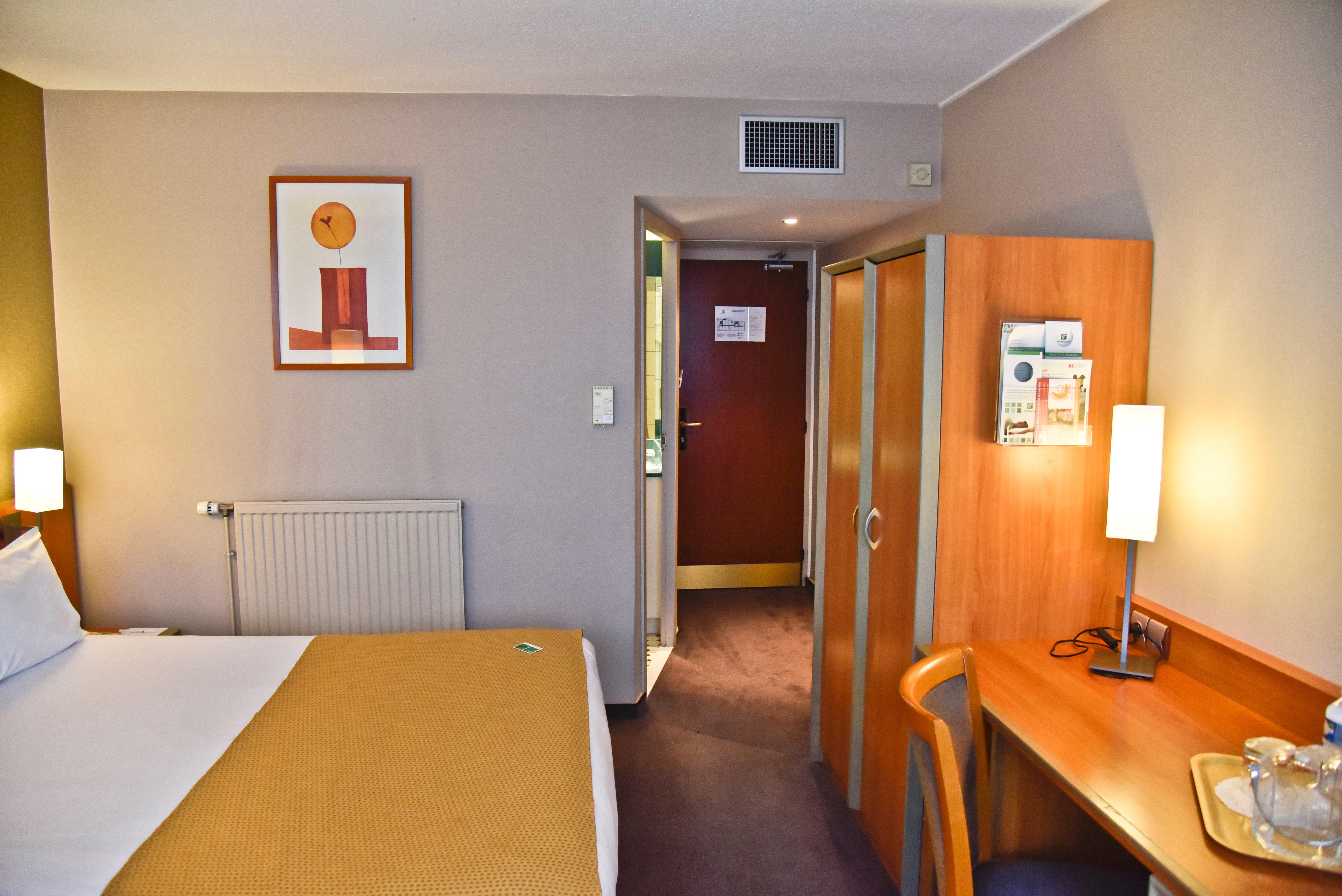 Holiday Inn Calais-Centre, An Ihg Hotel Exterior foto